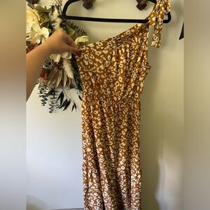 One shoulder floral dress, size small